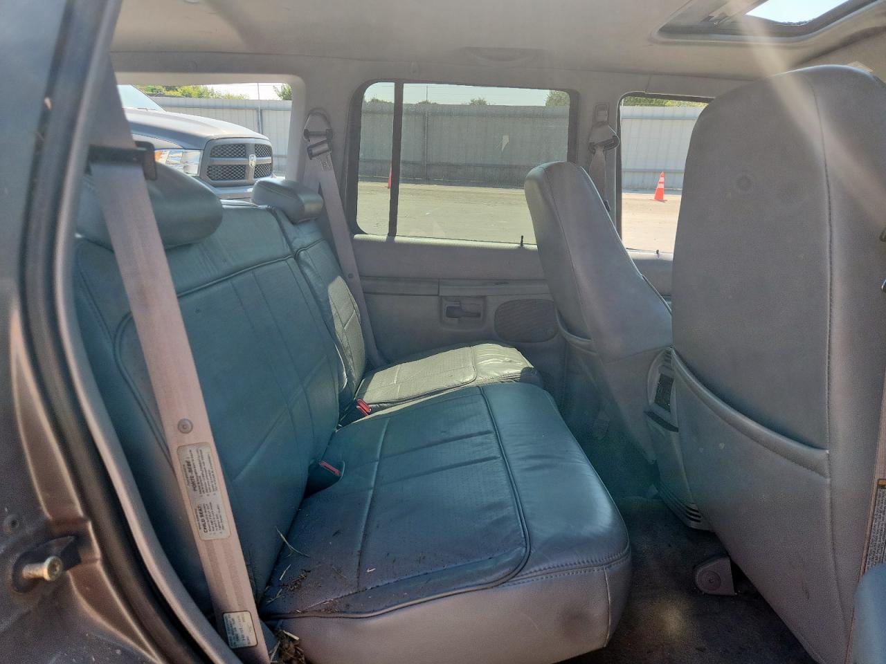 1998 Ford Explorer Gray vin: 1FMZU32E3WZB29520
