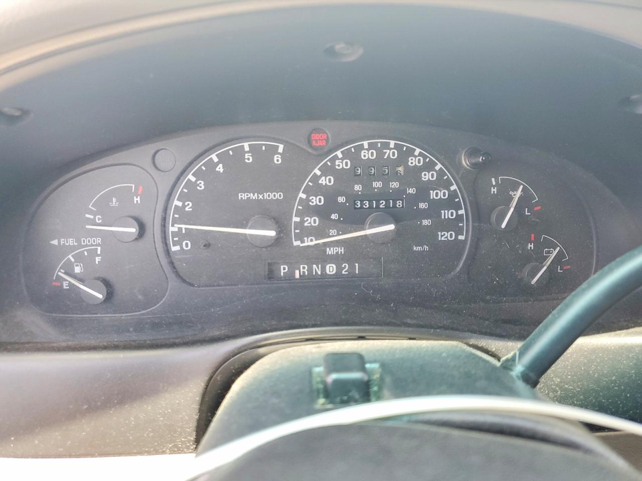 1998 Ford Explorer White vin: 1FMZU32E3WZB66860