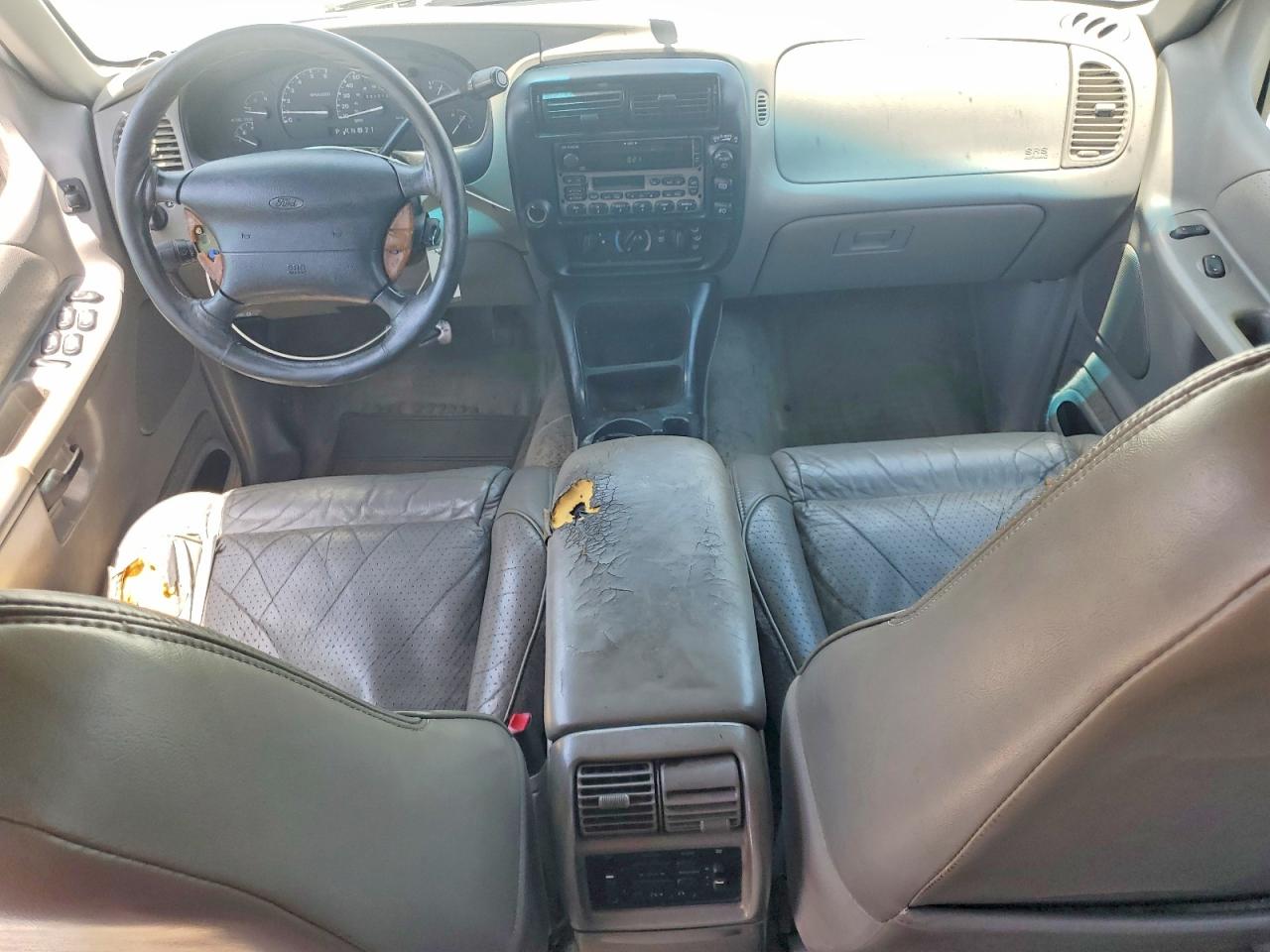1998 Ford Explorer White vin: 1FMZU32E3WZB66860
