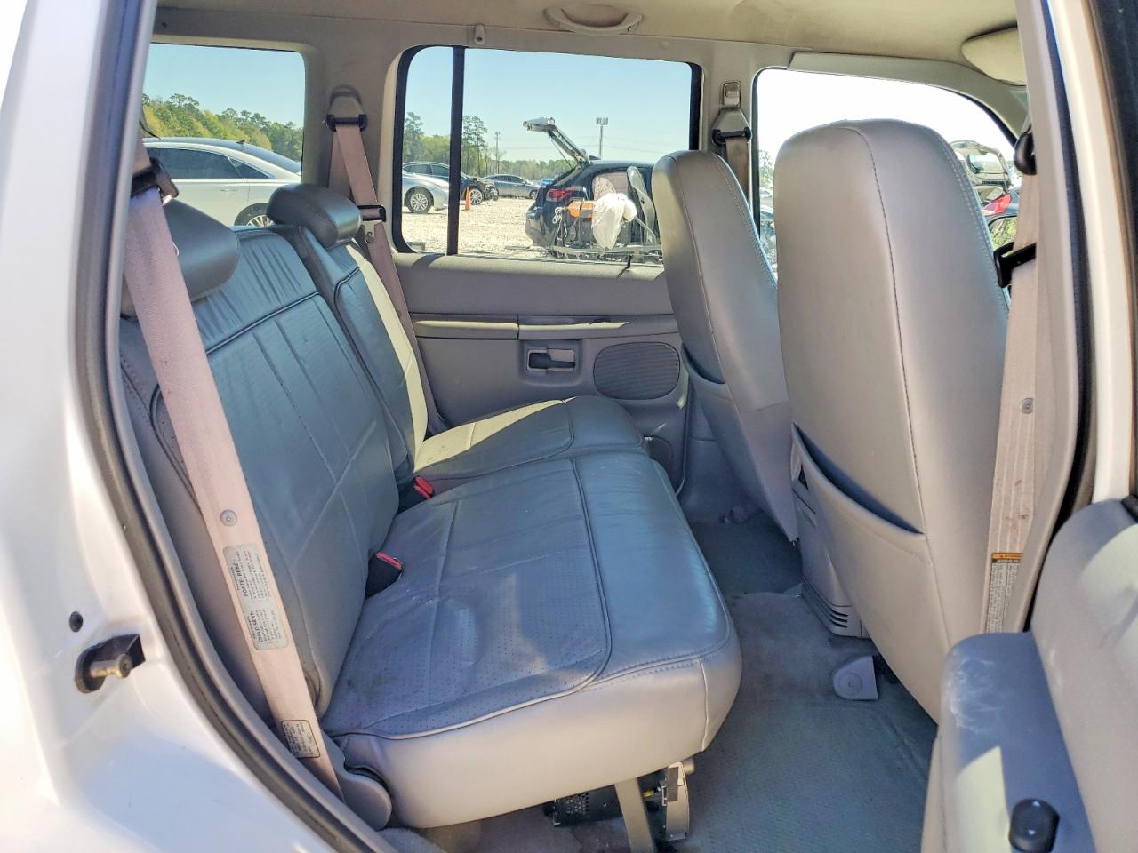 1998 Ford Explorer Белый vin: 1FMZU32E3WZB76868