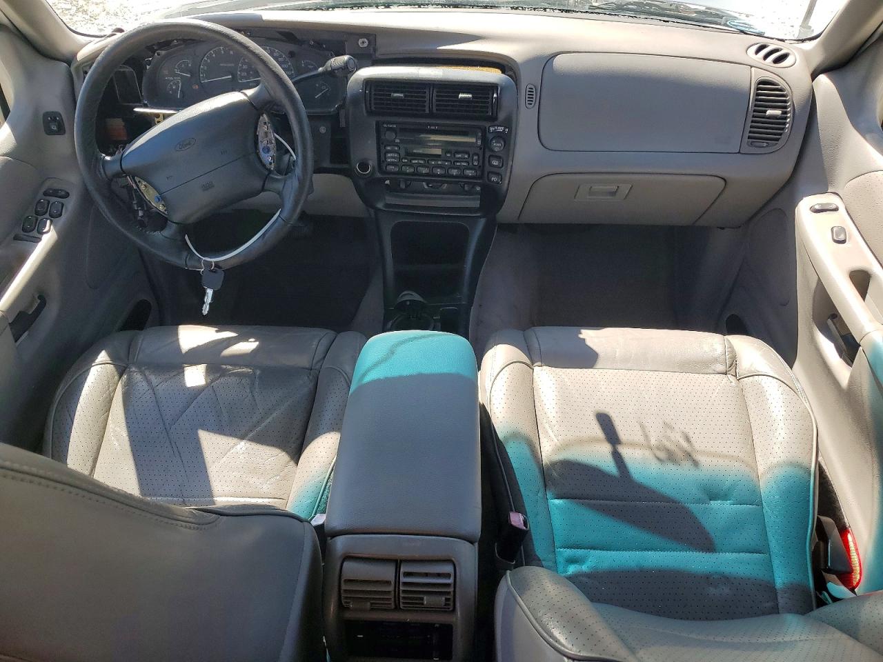 1998 Ford Explorer Белый vin: 1FMZU32E3WZB76868