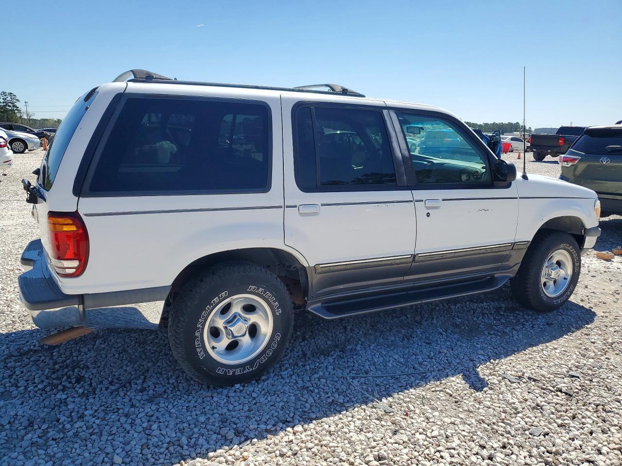 1998 Ford Explorer Белый vin: 1FMZU32E3WZB76868