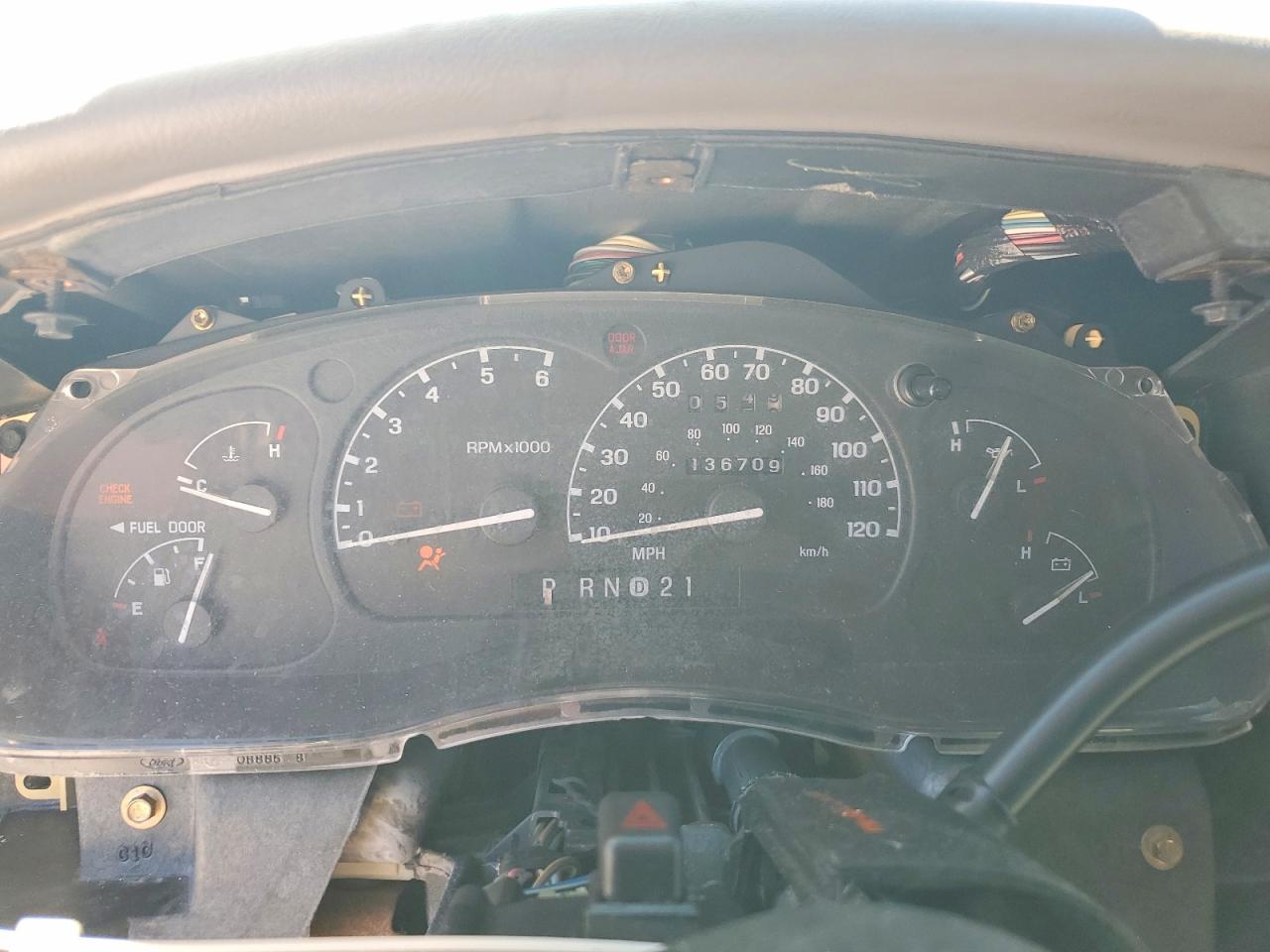 1998 Ford Explorer Белый vin: 1FMZU32E3WZB76868
