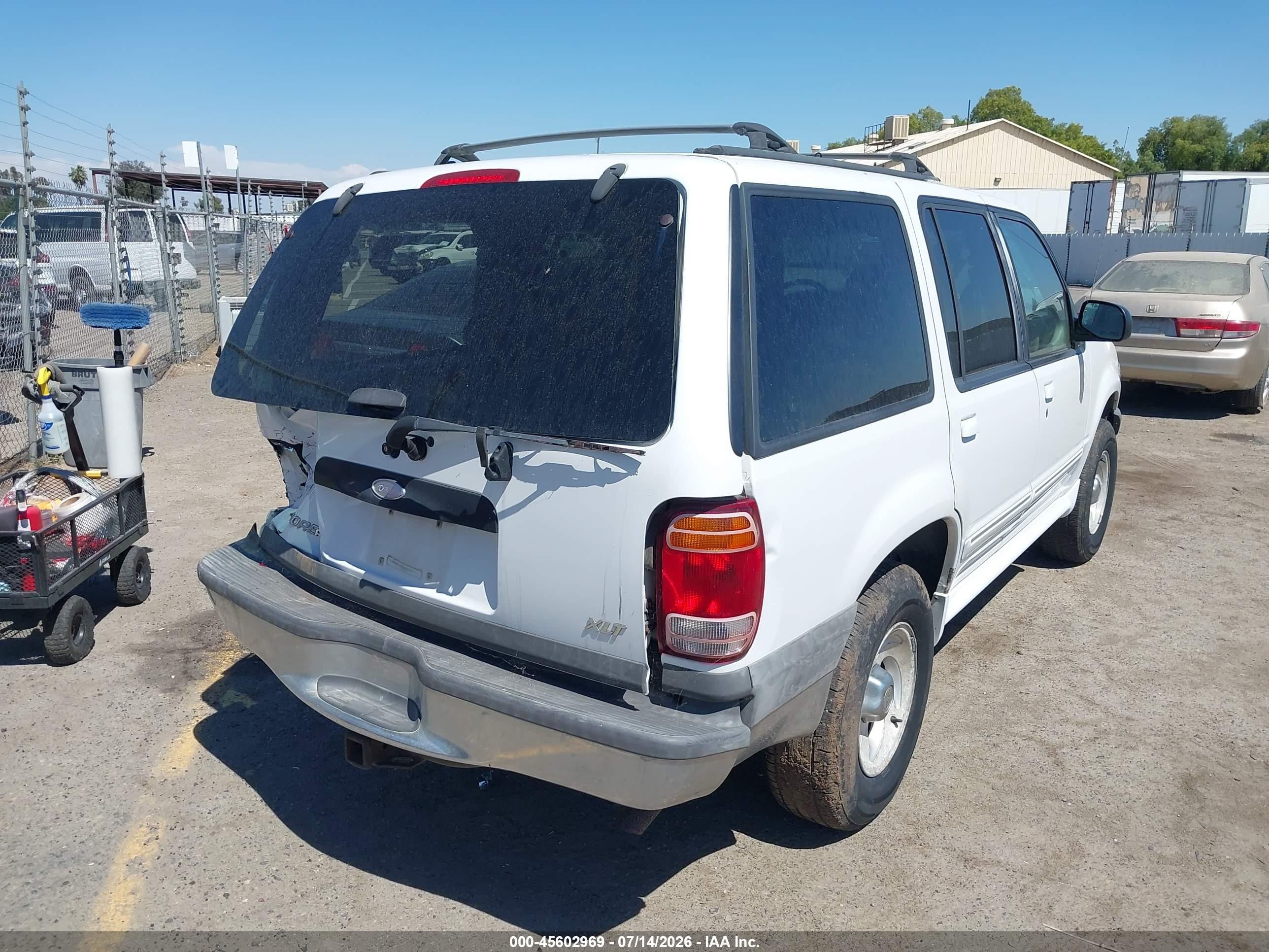1999 Ford Explorer Eddie Bauer/limited Edition/xlt White vin: 1FMZU32E4XZA83455