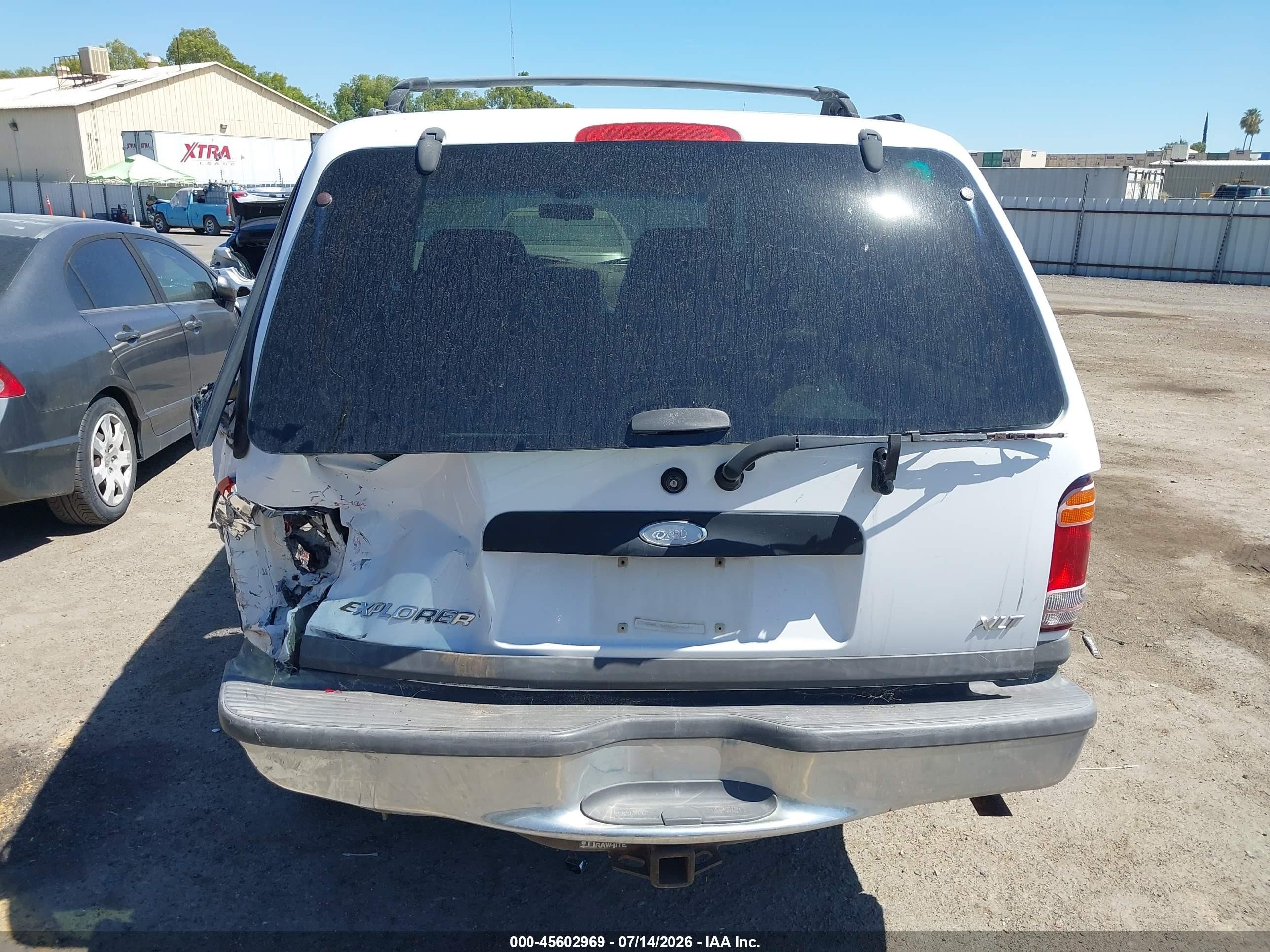 1999 Ford Explorer Eddie Bauer/limited Edition/xlt White vin: 1FMZU32E4XZA83455