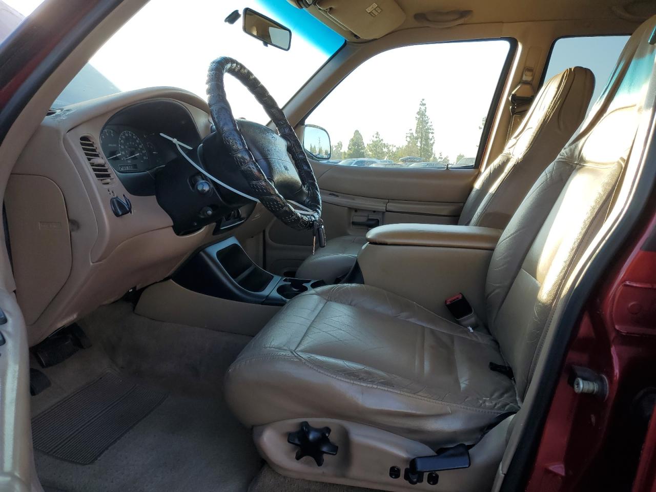 1999 Ford Explorer Red vin: 1FMZU32E5XZA30635