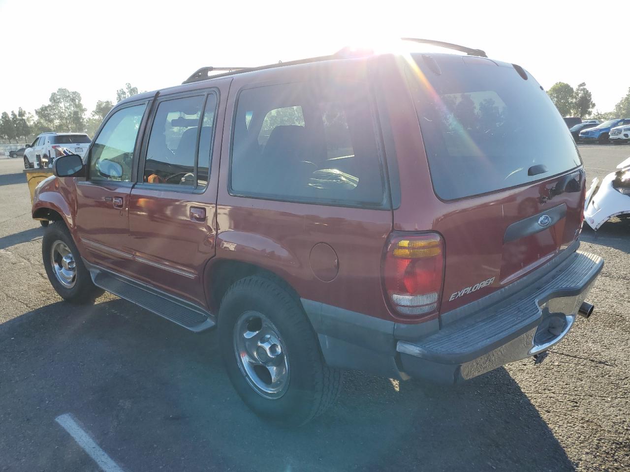 1999 Ford Explorer Red vin: 1FMZU32E5XZA30635