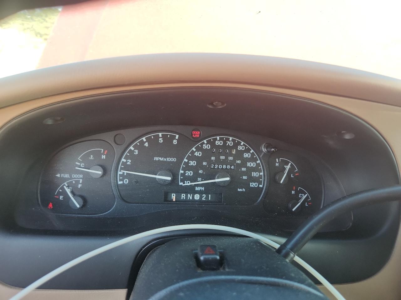 1998 Ford Explorer Красный vin: 1FMZU32E6WUD44855