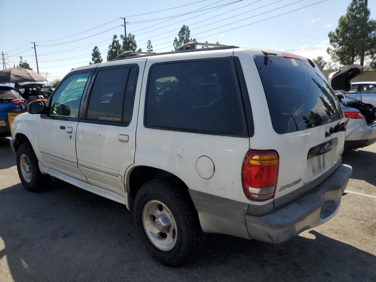 1999 Ford Explorer White vin: 1FMZU32E9XZB36375