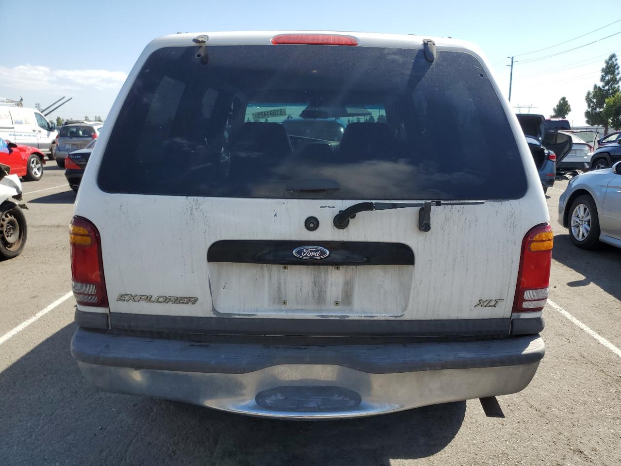 1999 Ford Explorer White vin: 1FMZU32E9XZB36375