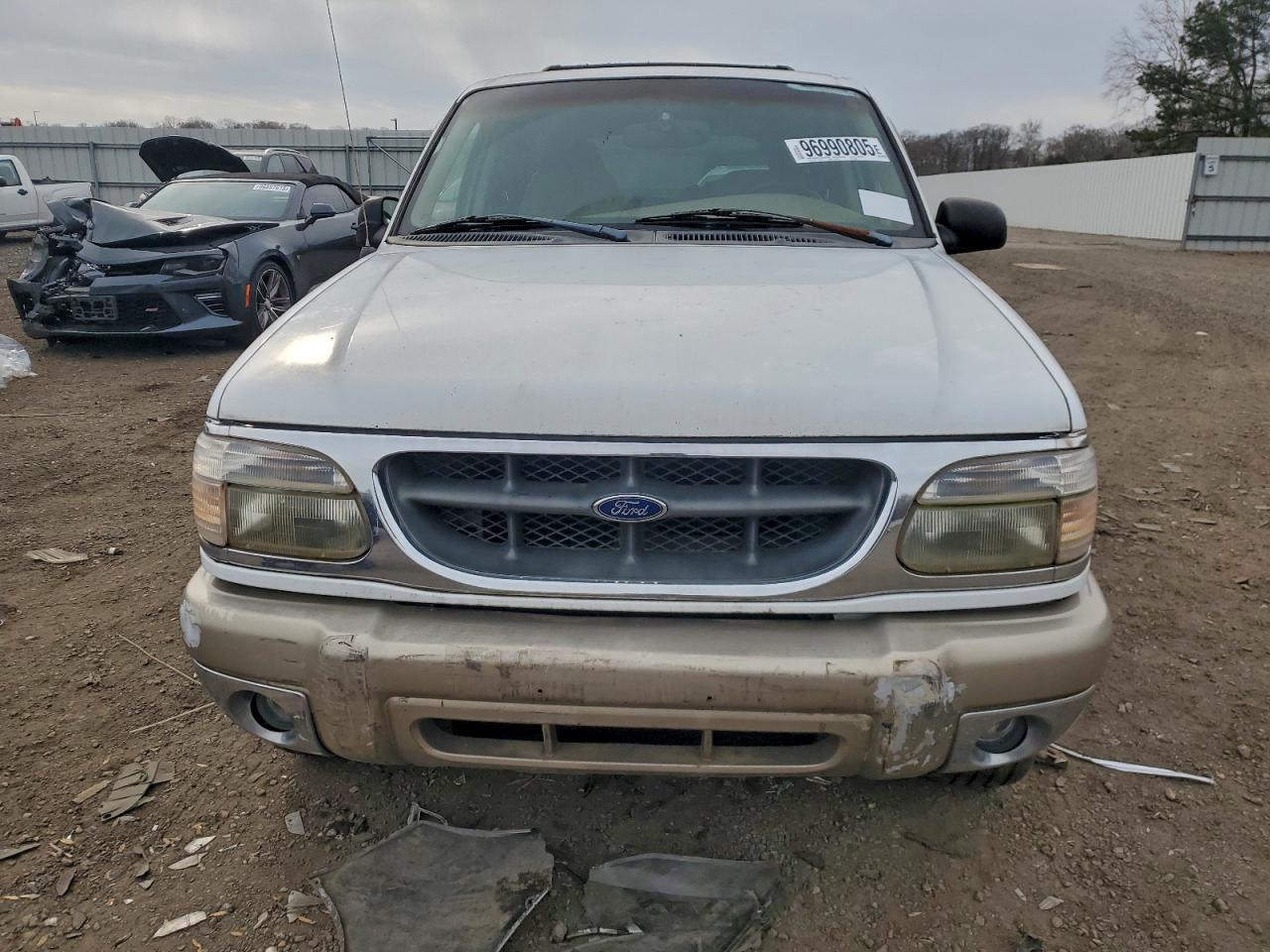 1999 Ford Explorer White vin: 1FMZU32EXXZA20294