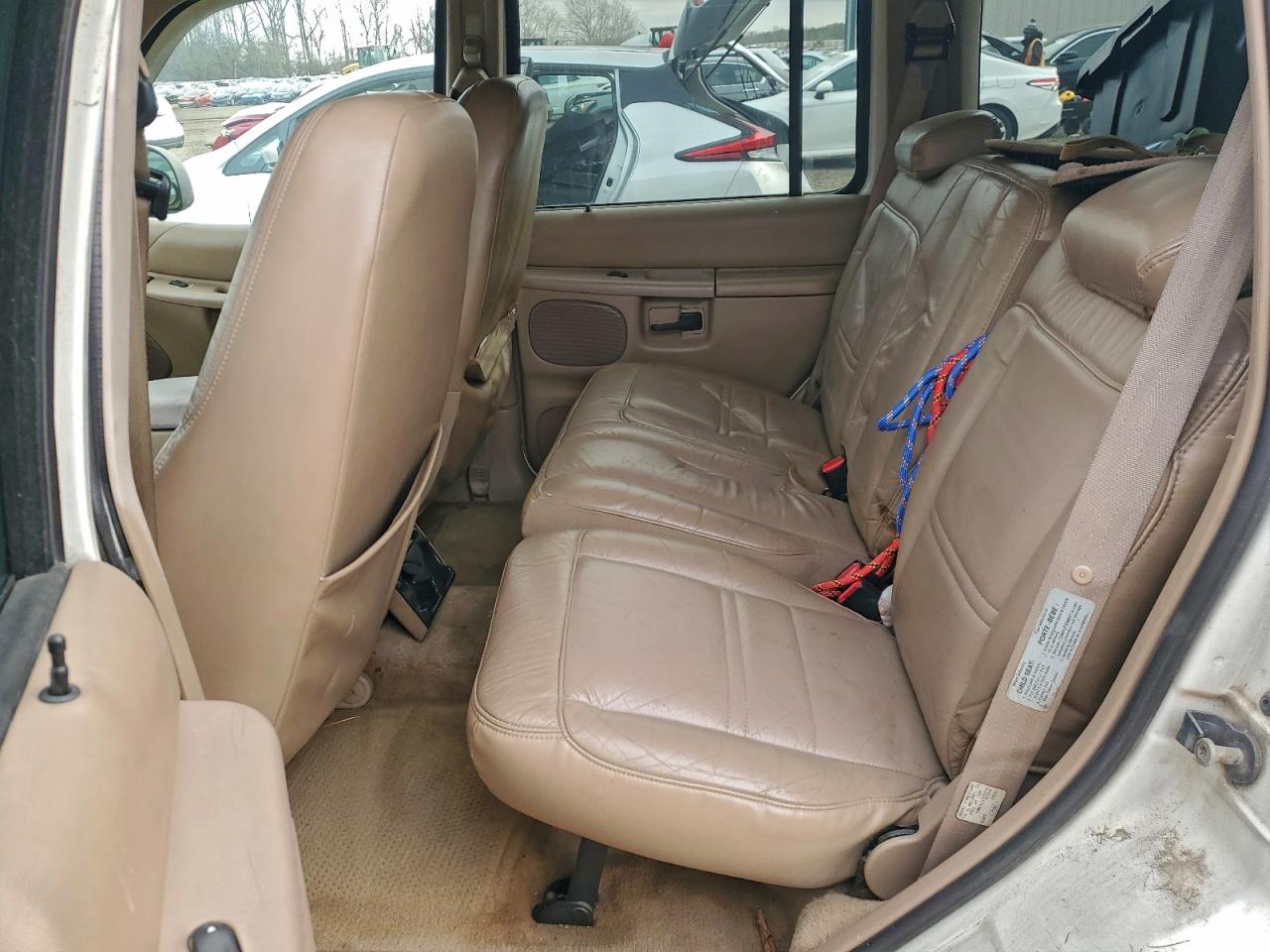 1999 Ford Explorer White vin: 1FMZU32EXXZA20294