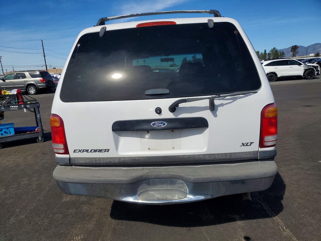 1999 Ford Explorer White vin: 1FMZU32P0XUC89922
