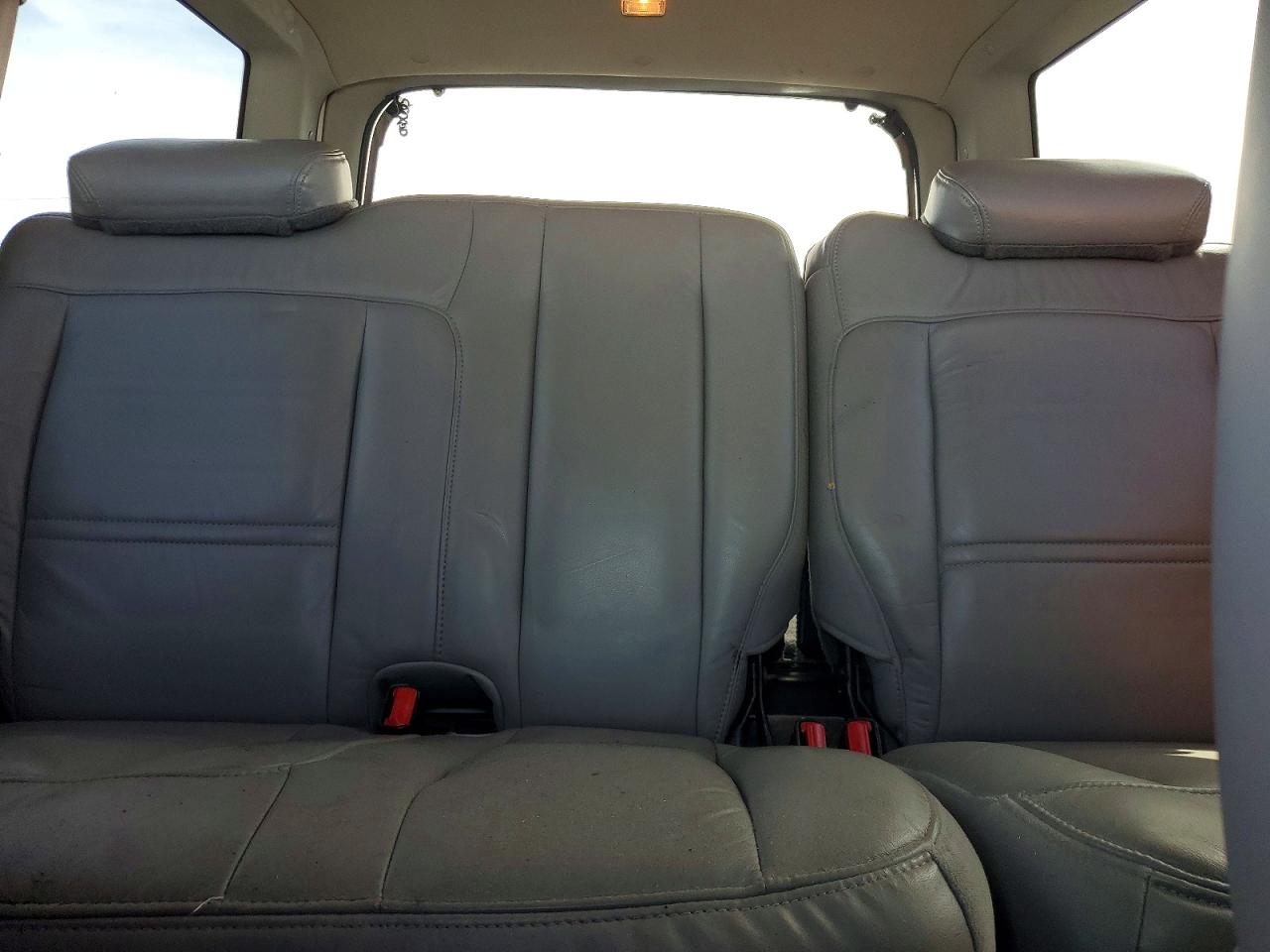 1999 Ford Explorer White vin: 1FMZU32P0XUC89922