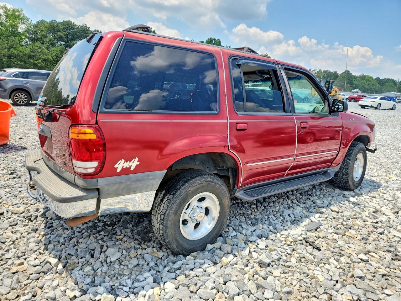 1999 Ford Explorer Red vin: 1FMZU32P6XZB76835