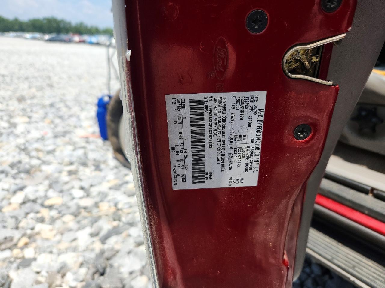 1999 Ford Explorer Red vin: 1FMZU32P6XZB76835