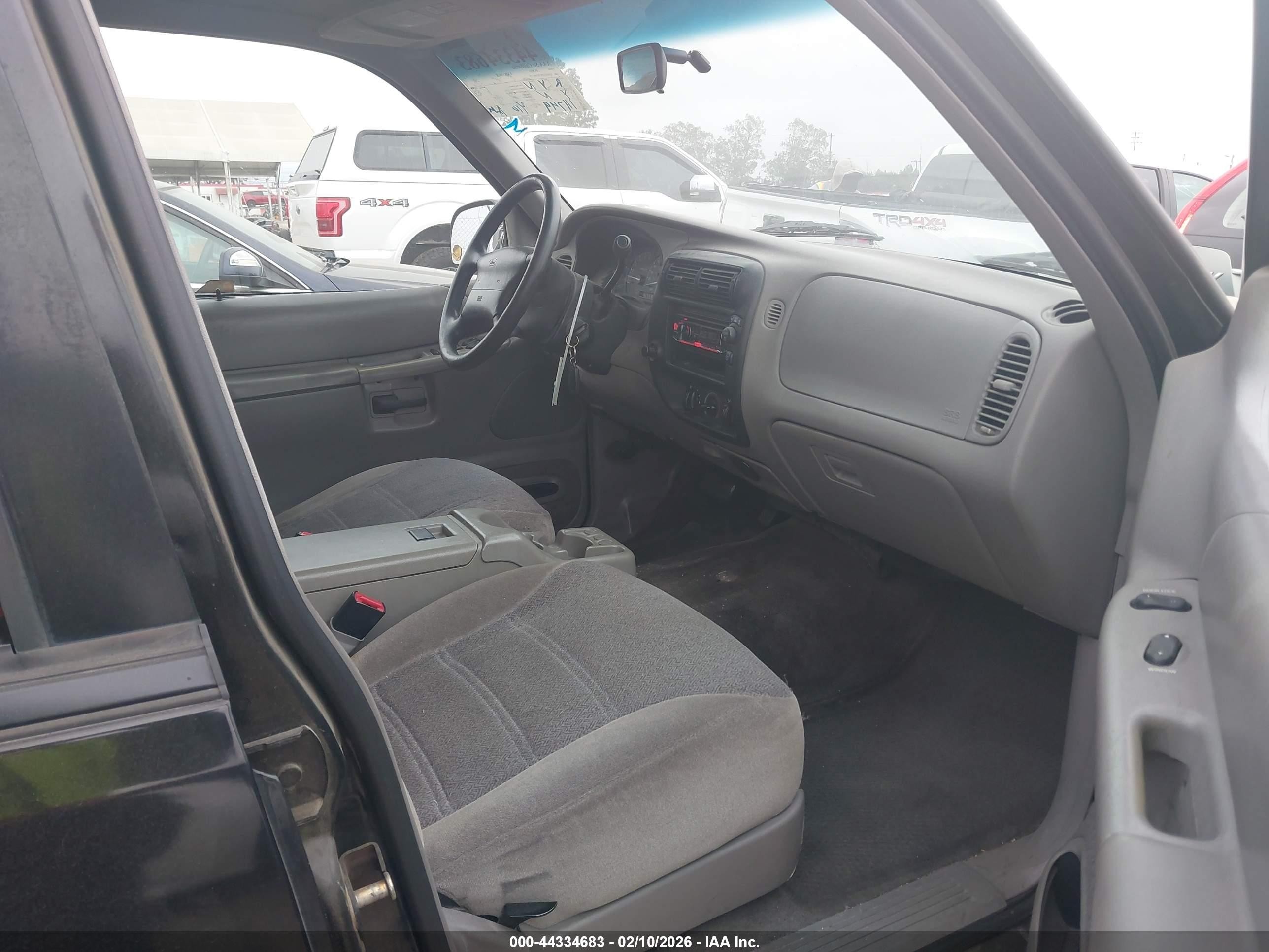 1999 Ford Explorer Xl/xlt Black vin: 1FMZU32X2XUB91779