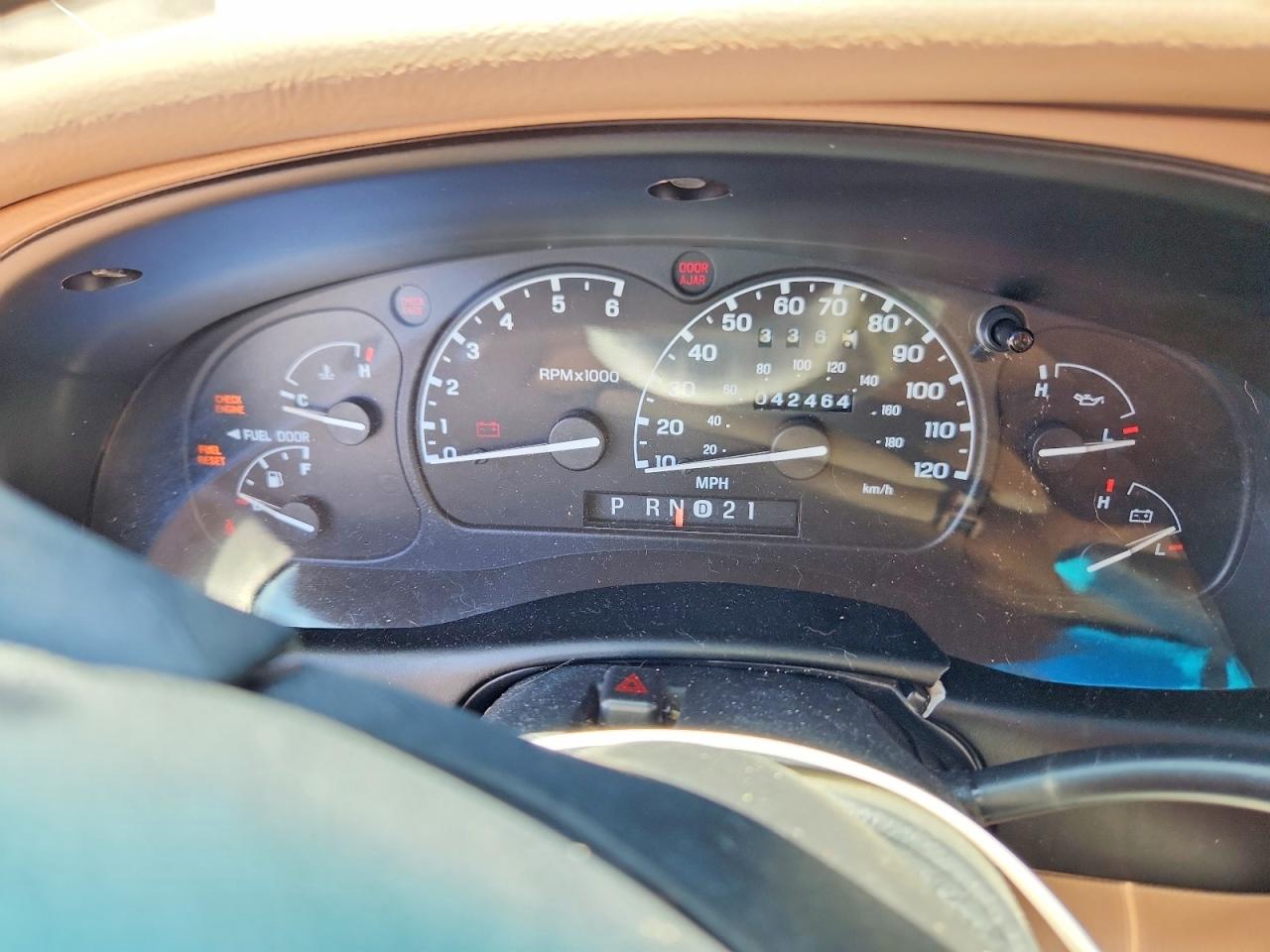 1999 Ford Explorer White vin: 1FMZU32X2XZB37871
