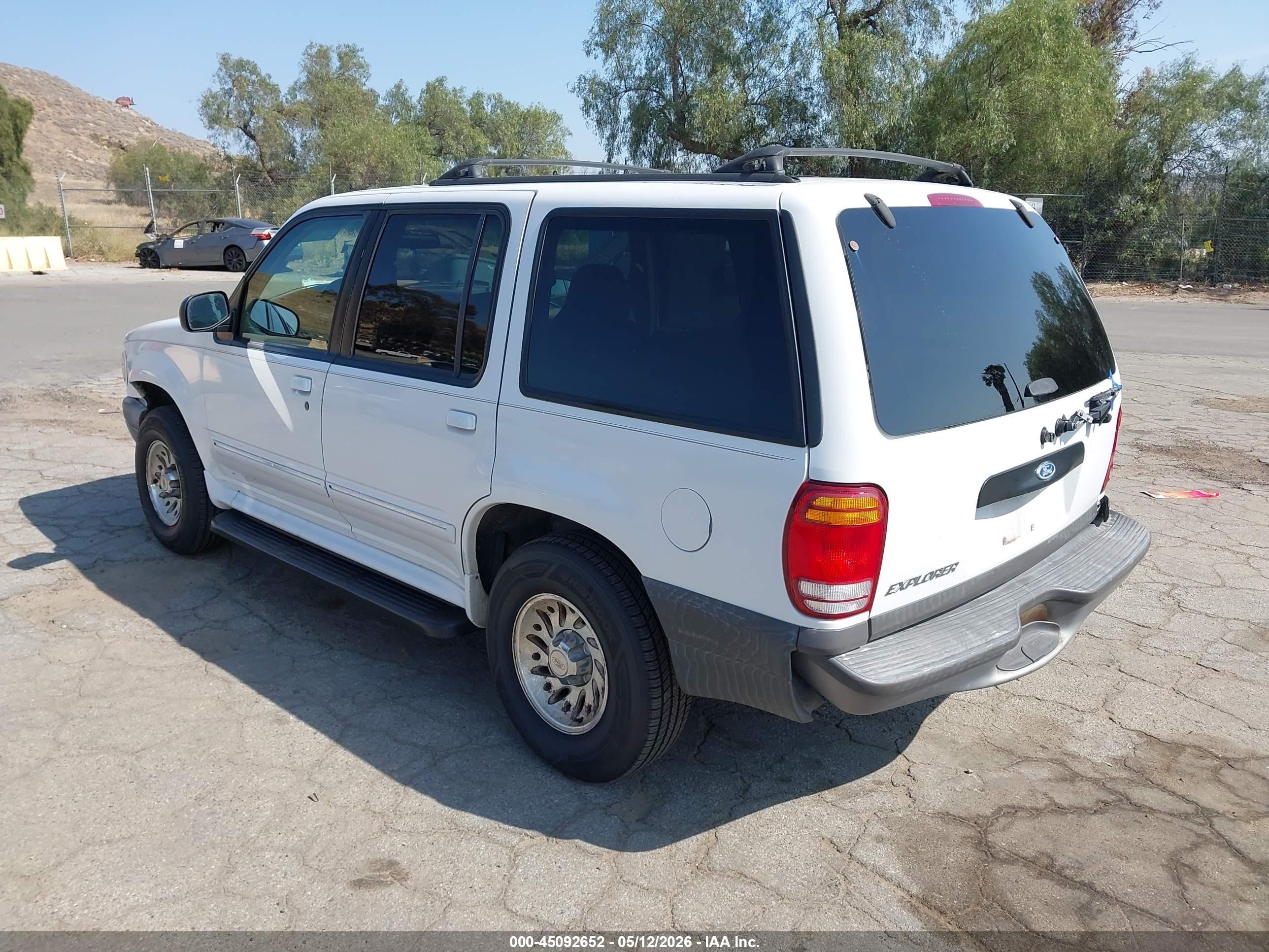 1999 Ford Explorer Xl/xlt White vin: 1FMZU32X3XUB77776