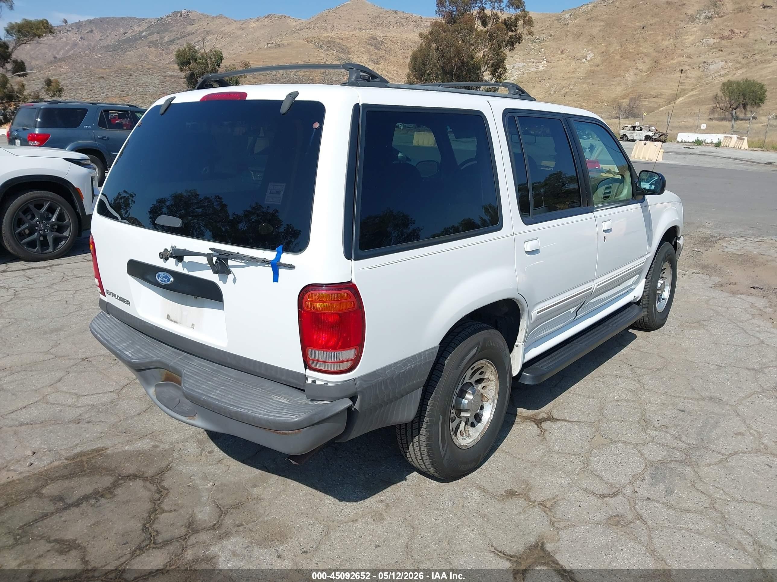1999 Ford Explorer Xl/xlt White vin: 1FMZU32X3XUB77776
