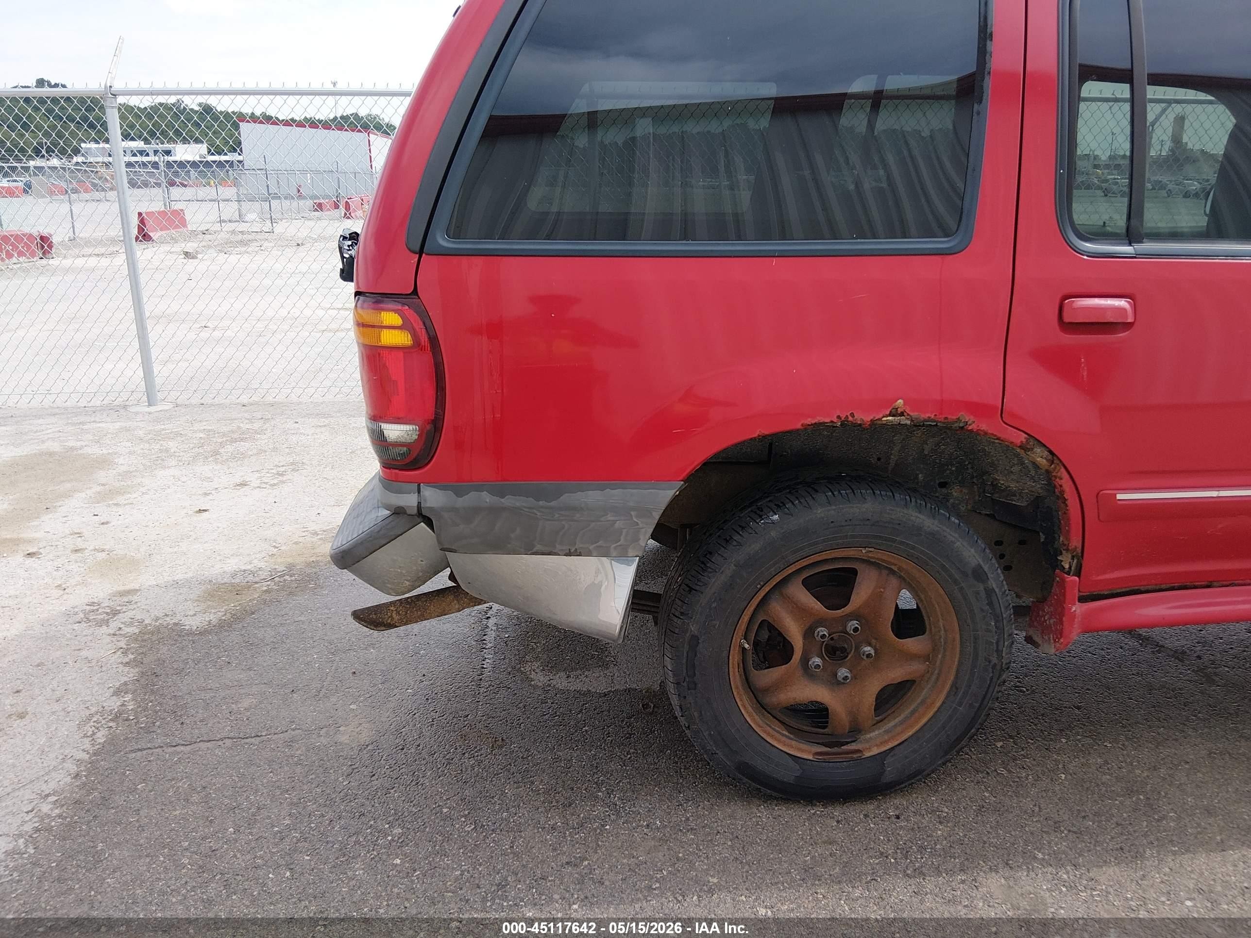 1999 Ford Explorer Eddie Bauer/limited/xlt Red vin: 1FMZU34E0XUB07308