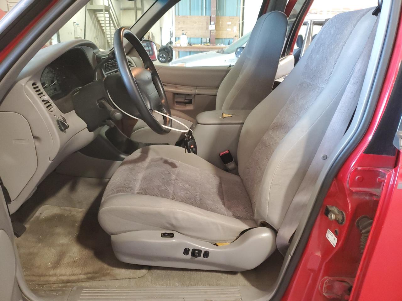 1998 Ford Explorer Красный vin: 1FMZU34E4WZB00945