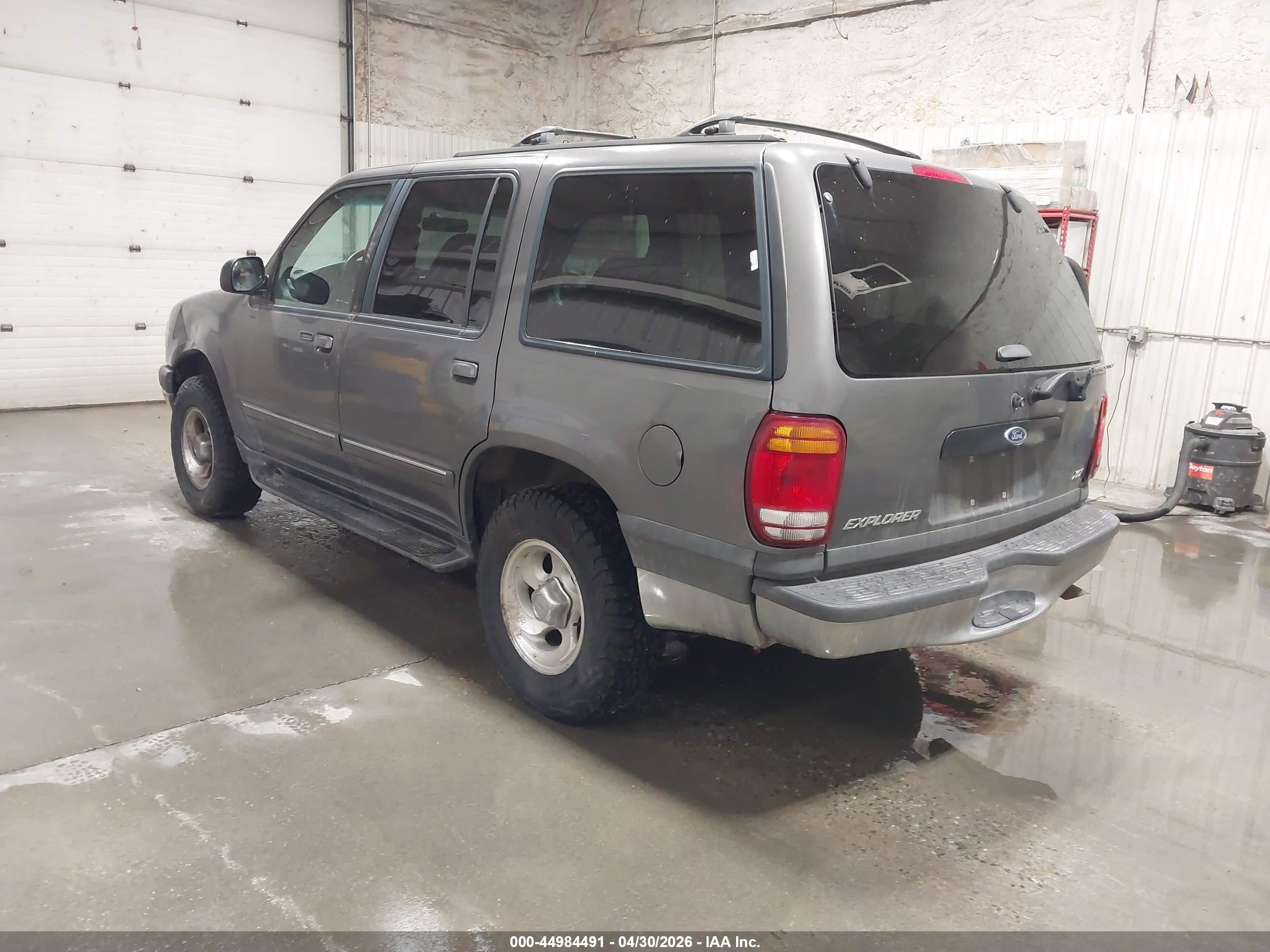 1999 Ford Explorer Eddie Bauer/limited/xlt Gray vin: 1FMZU34E5XZB18582