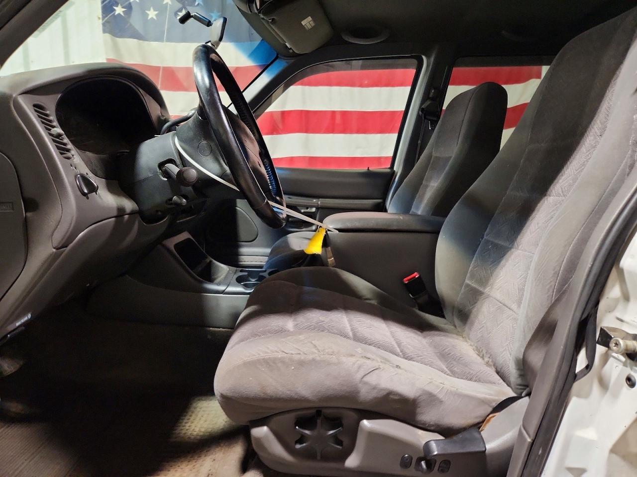 1999 Ford Explorer White vin: 1FMZU34E6XZB30479