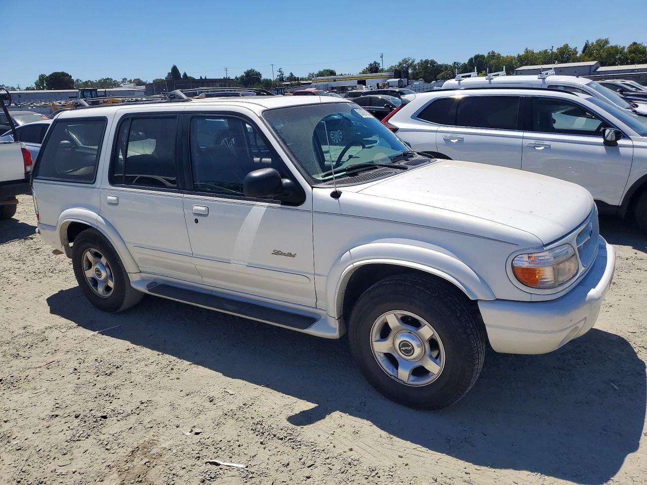 1999 Ford Explorer White vin: 1FMZU34E8XZB47753
