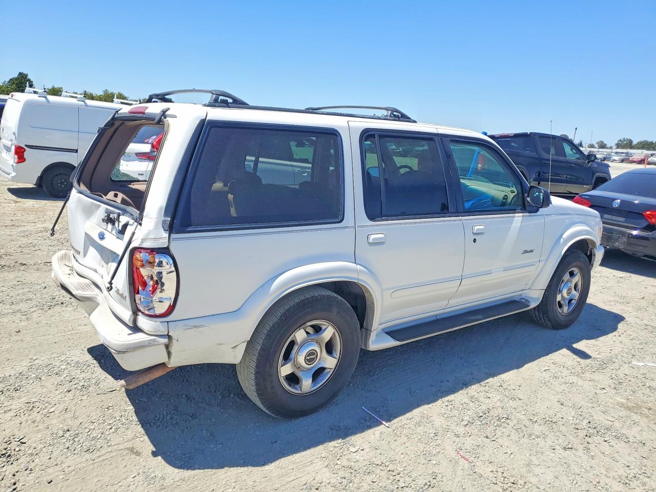 1999 Ford Explorer White vin: 1FMZU34E8XZB47753