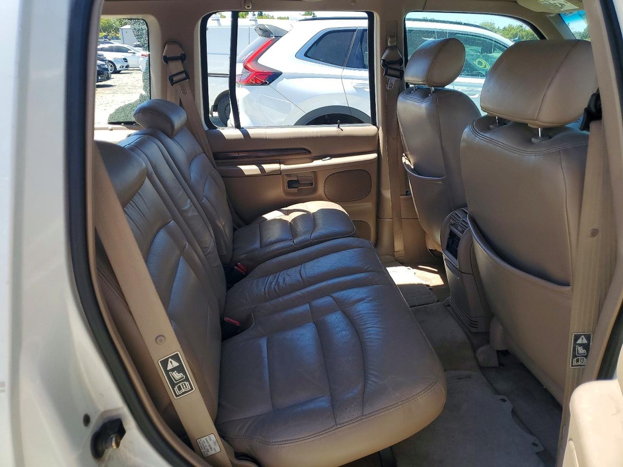 1999 Ford Explorer White vin: 1FMZU34E8XZB47753
