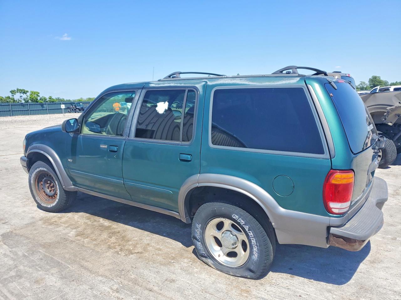 1999 Ford Explorer Green vin: 1FMZU34E8XZC06882