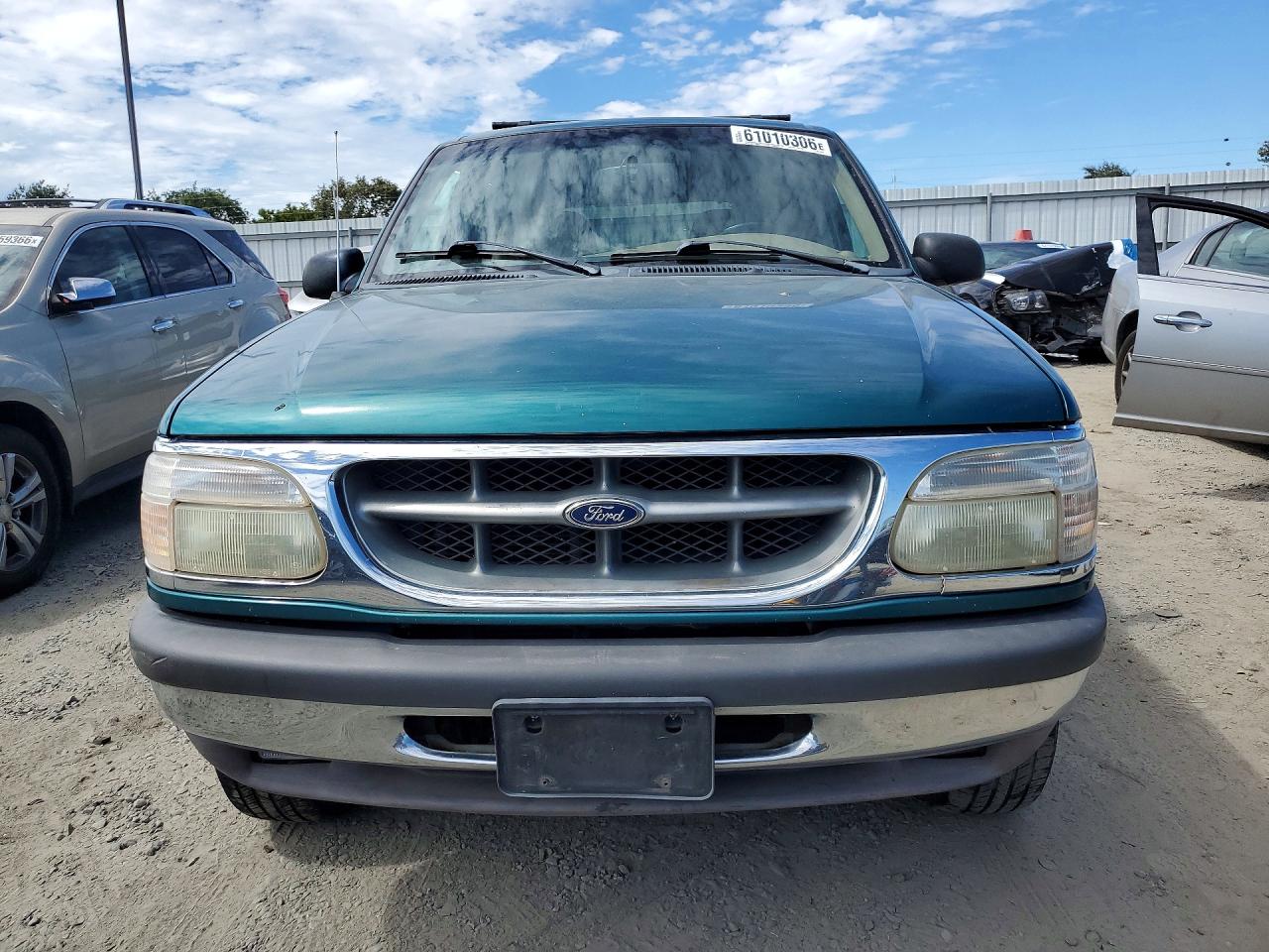 1998 Ford Explorer Зеленый vin: 1FMZU34E9WZC25150