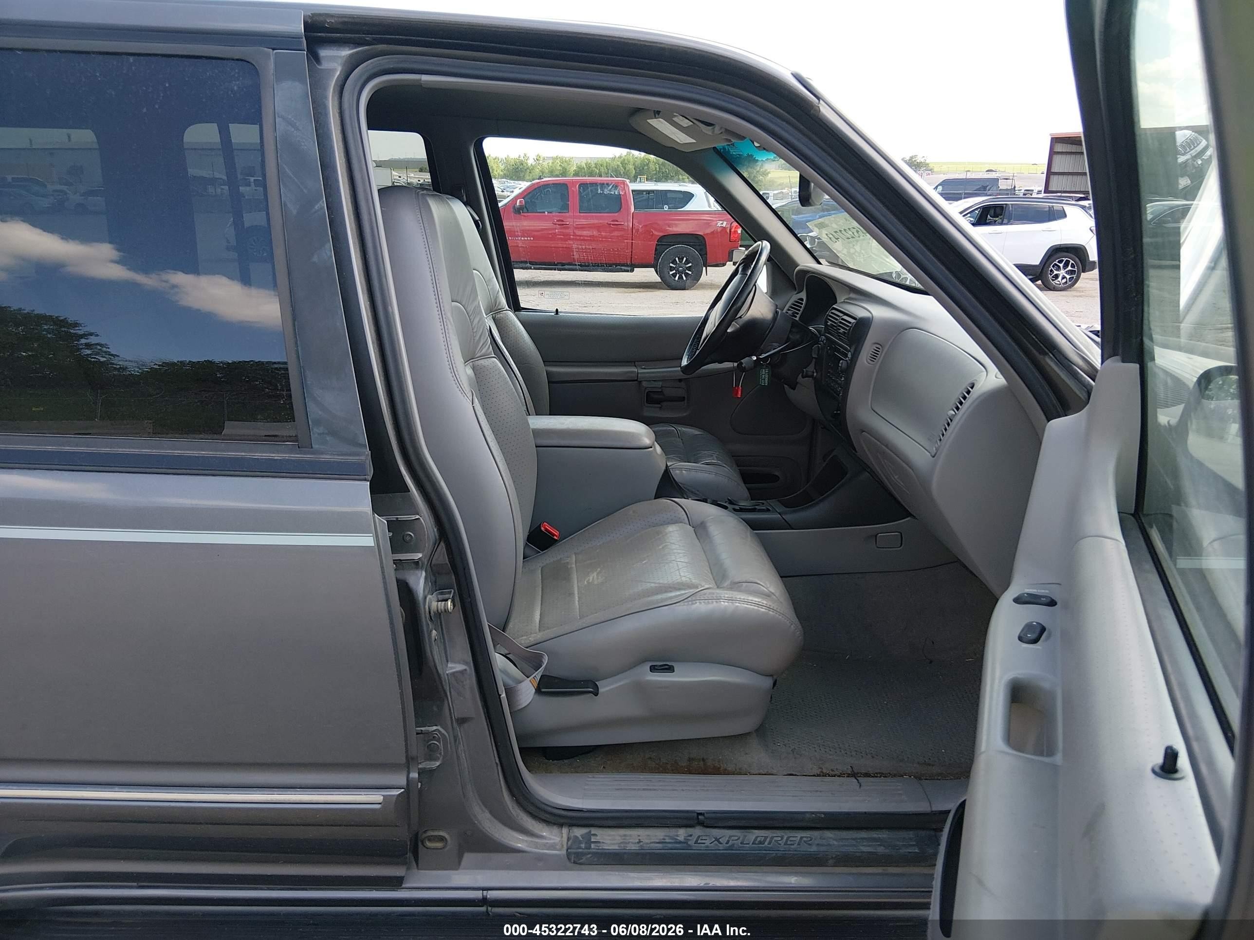 1998 Ford Explorer   Серый vin: 1FMZU34EXWZA07119