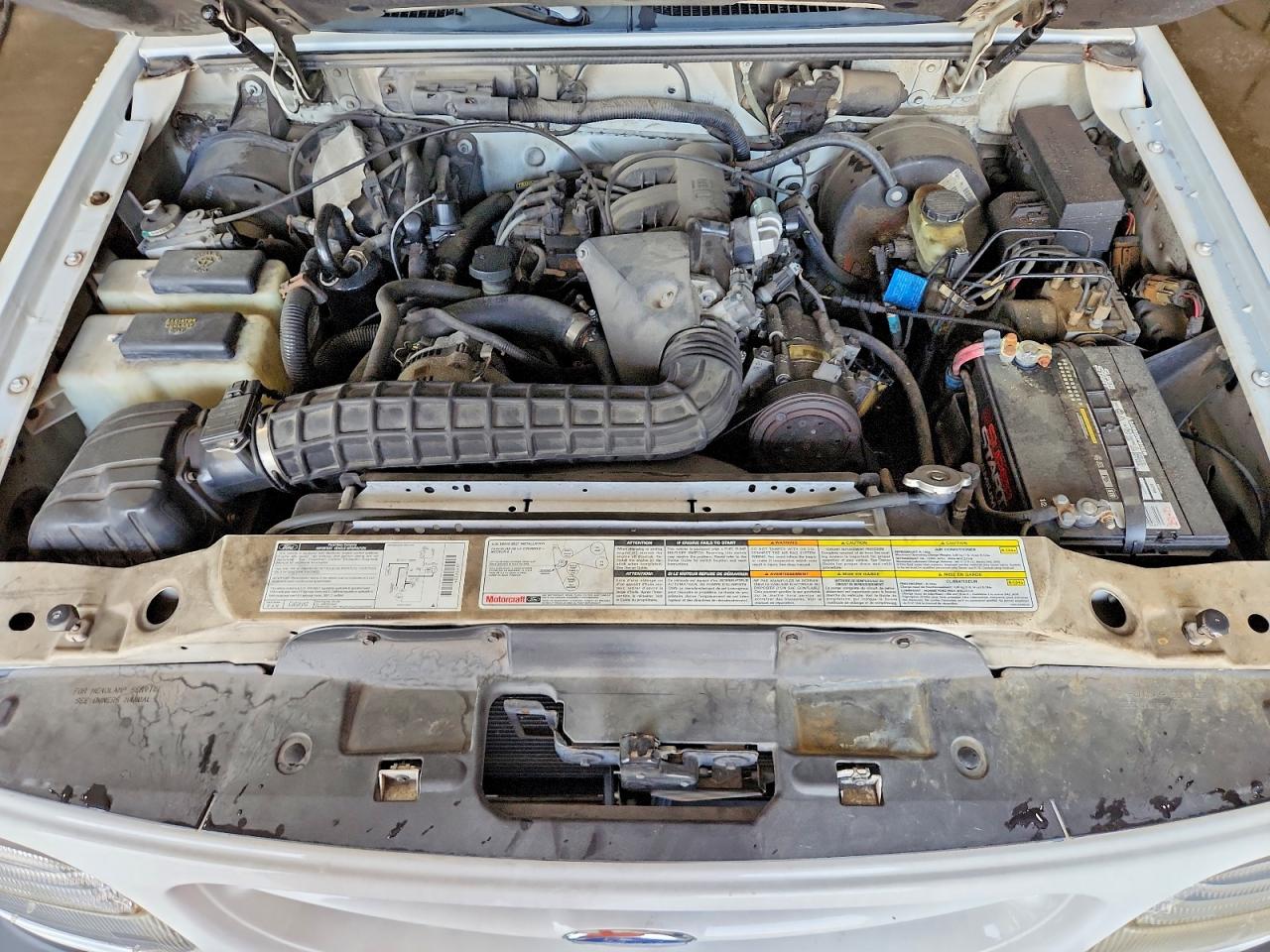1999 Ford Explorer White vin: 1FMZU34X0XZB41382
