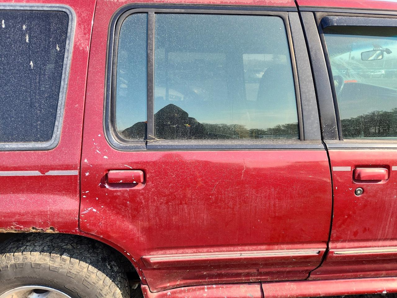 1998 Ford Explorer Красный vin: 1FMZU34X8WUC57019