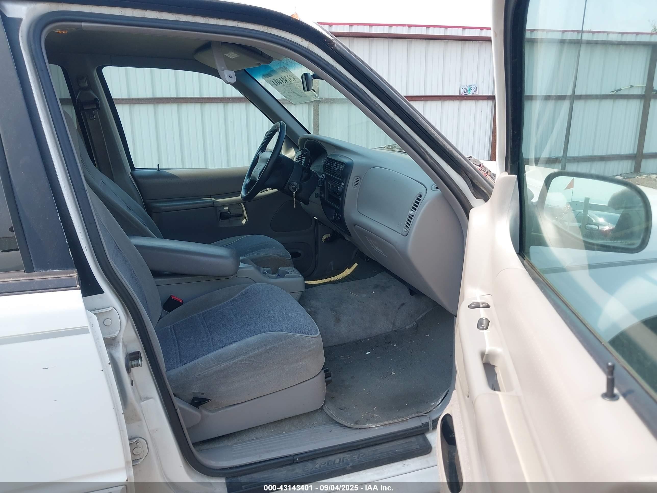 1998 Ford Explorer Eddie Bauer/limited/xl/xlt White vin: 1FMZU34X9WZB20223