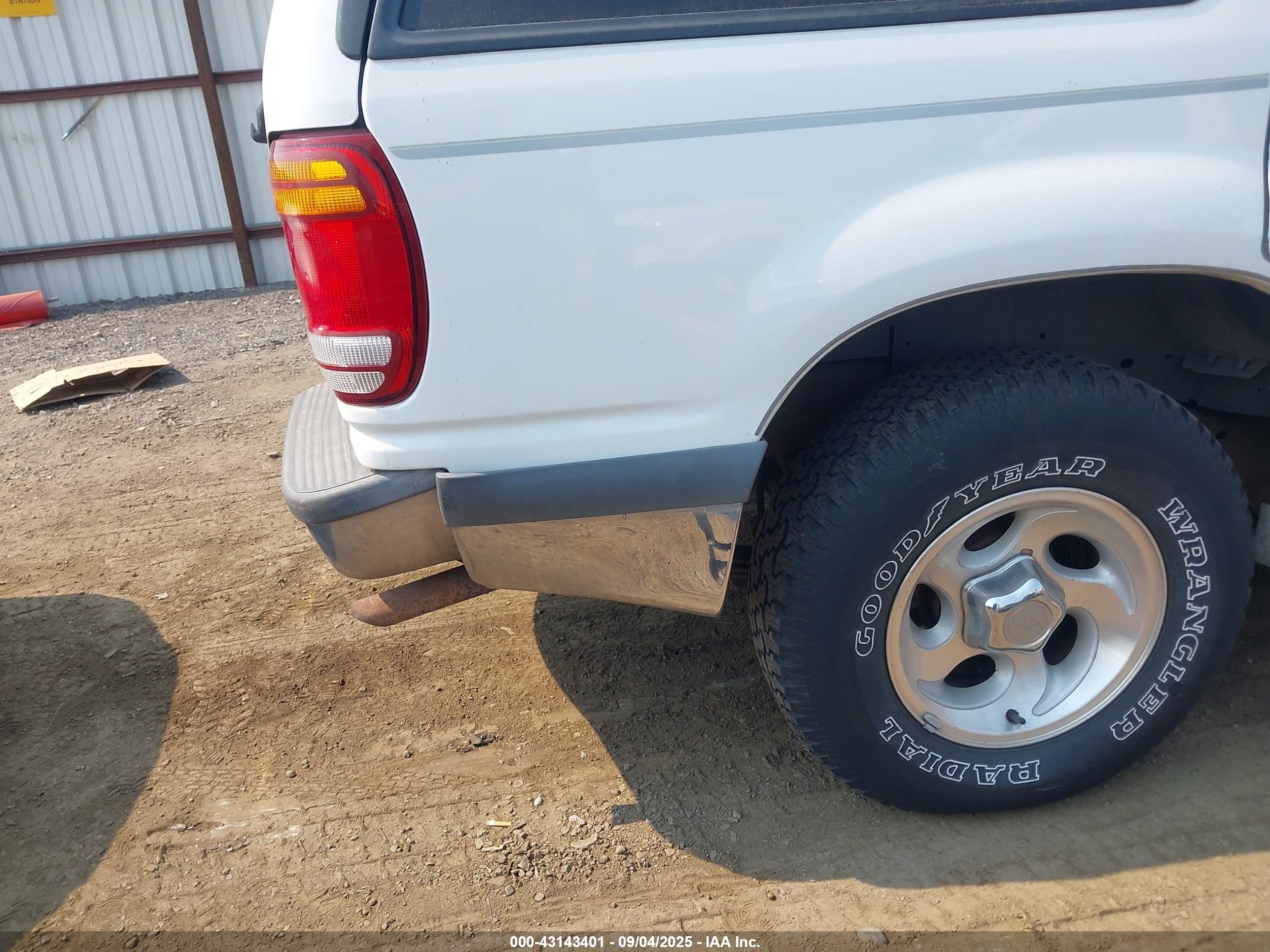 1998 Ford Explorer Eddie Bauer/limited/xl/xlt White vin: 1FMZU34X9WZB20223