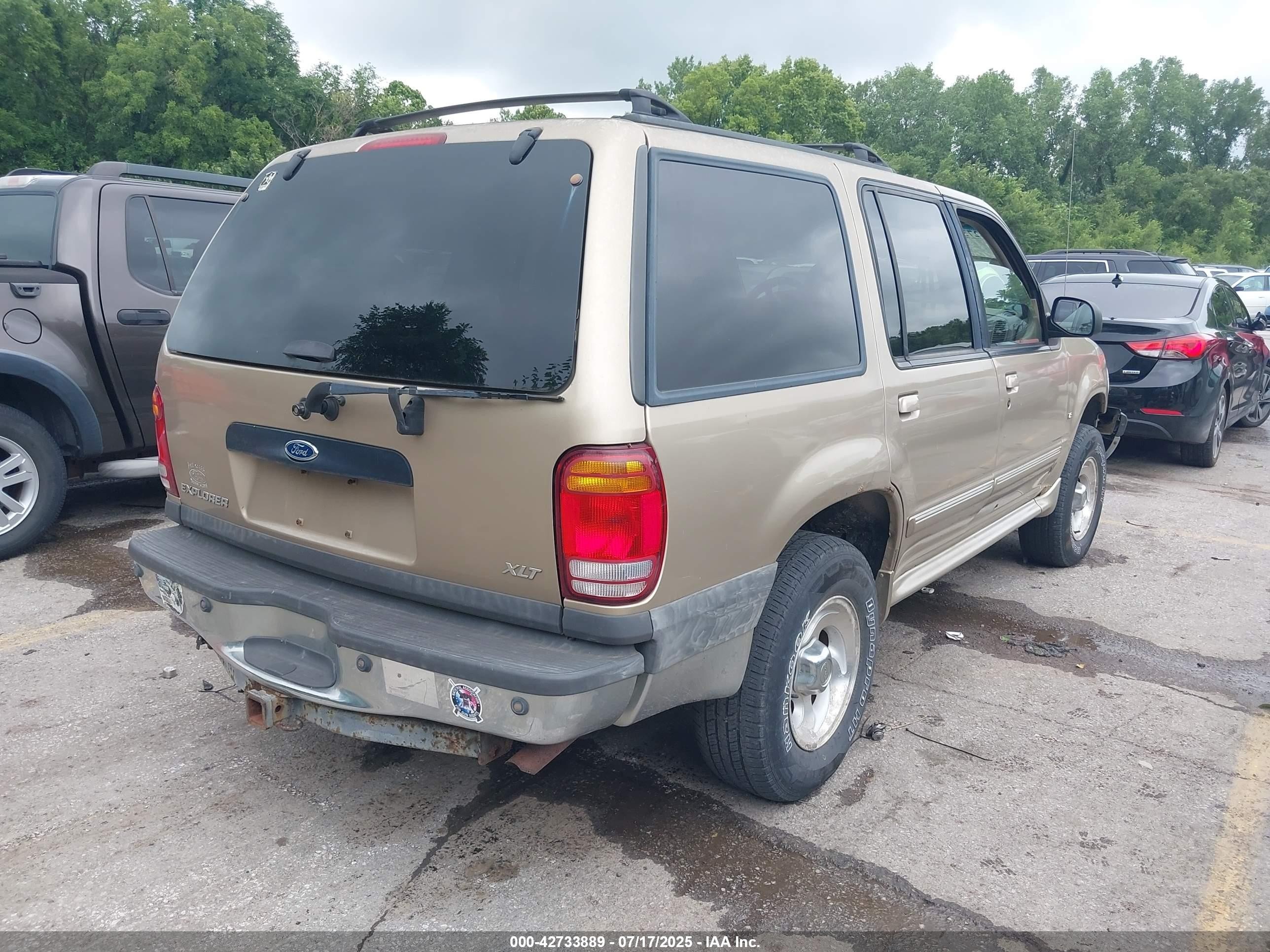 1999 Ford Explorer Eddie Bauer/limited/xlt Золотой vin: 1FMZU35P2XUC88413