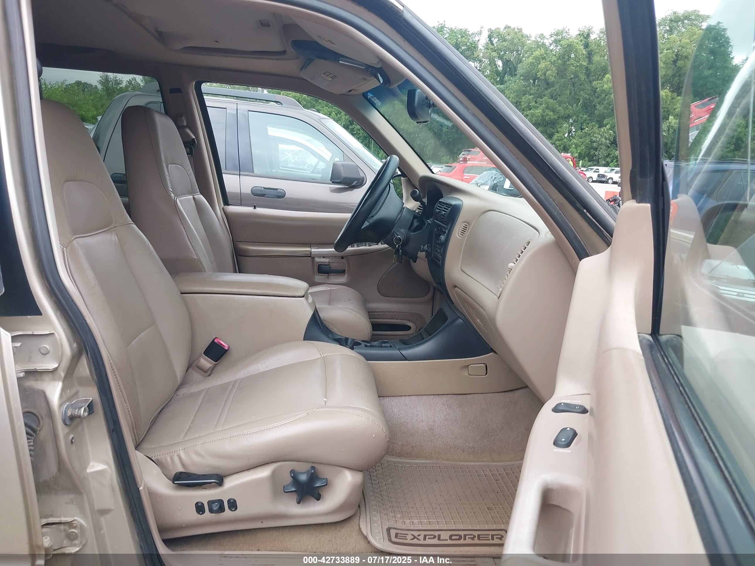 1999 Ford Explorer Eddie Bauer/limited/xlt Золотой vin: 1FMZU35P2XUC88413