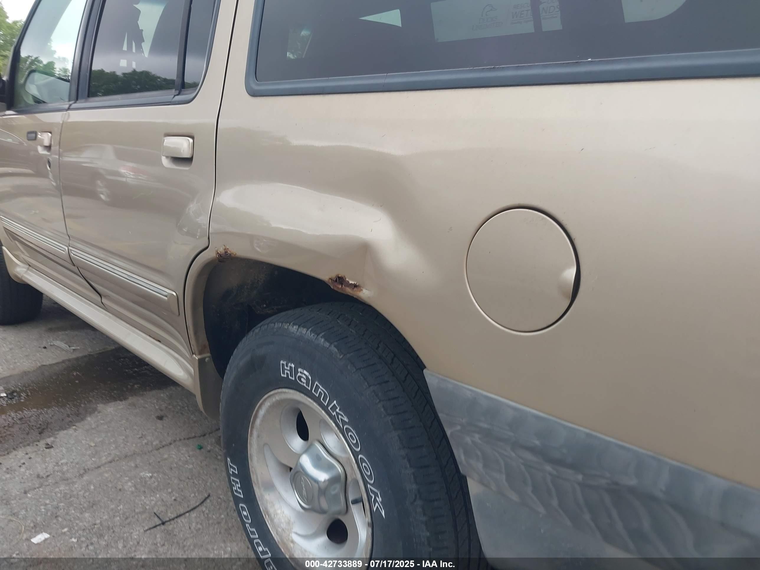 1999 Ford Explorer Eddie Bauer/limited/xlt Золотой vin: 1FMZU35P2XUC88413