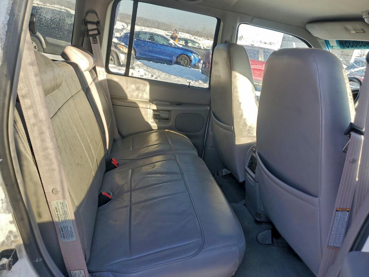 1998 Ford Explorer Белый vin: 1FMZU35P3WZC30070