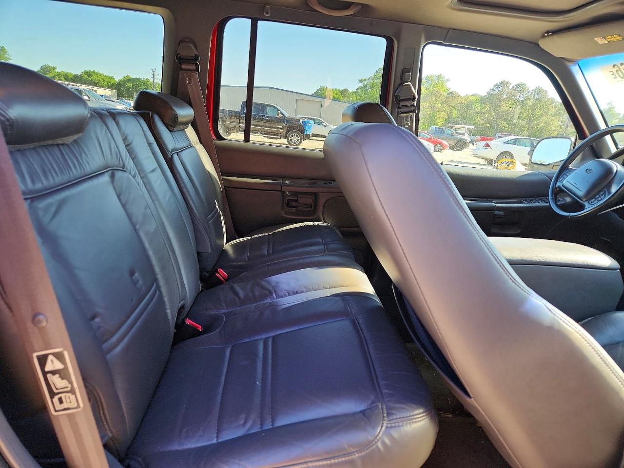1999 Ford Explorer Burgundy vin: 1FMZU35P7XZB00231