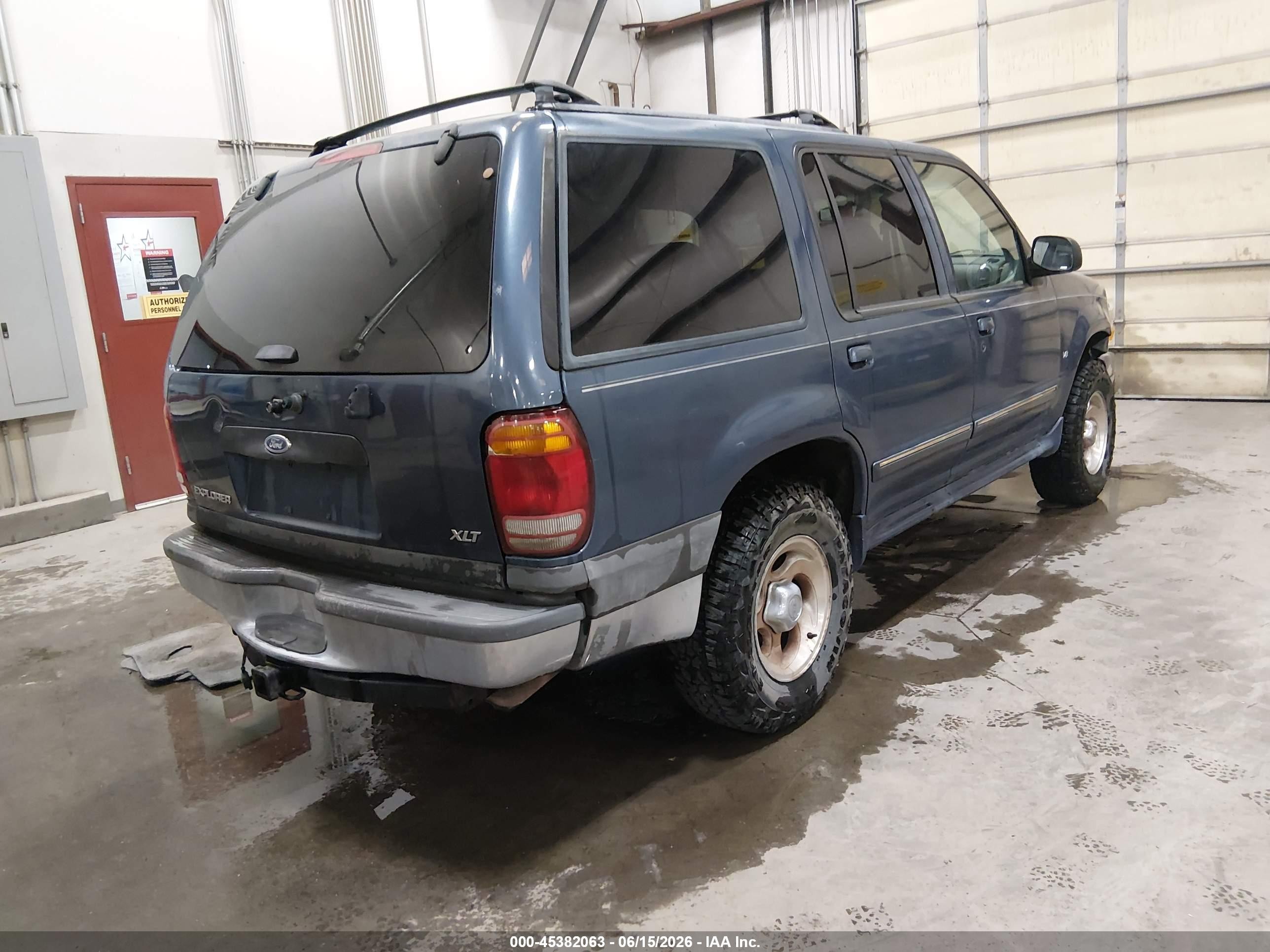 1999 Ford Explorer Eddie Bauer/limited/xlt Blue vin: 1FMZU35P7XZC17632