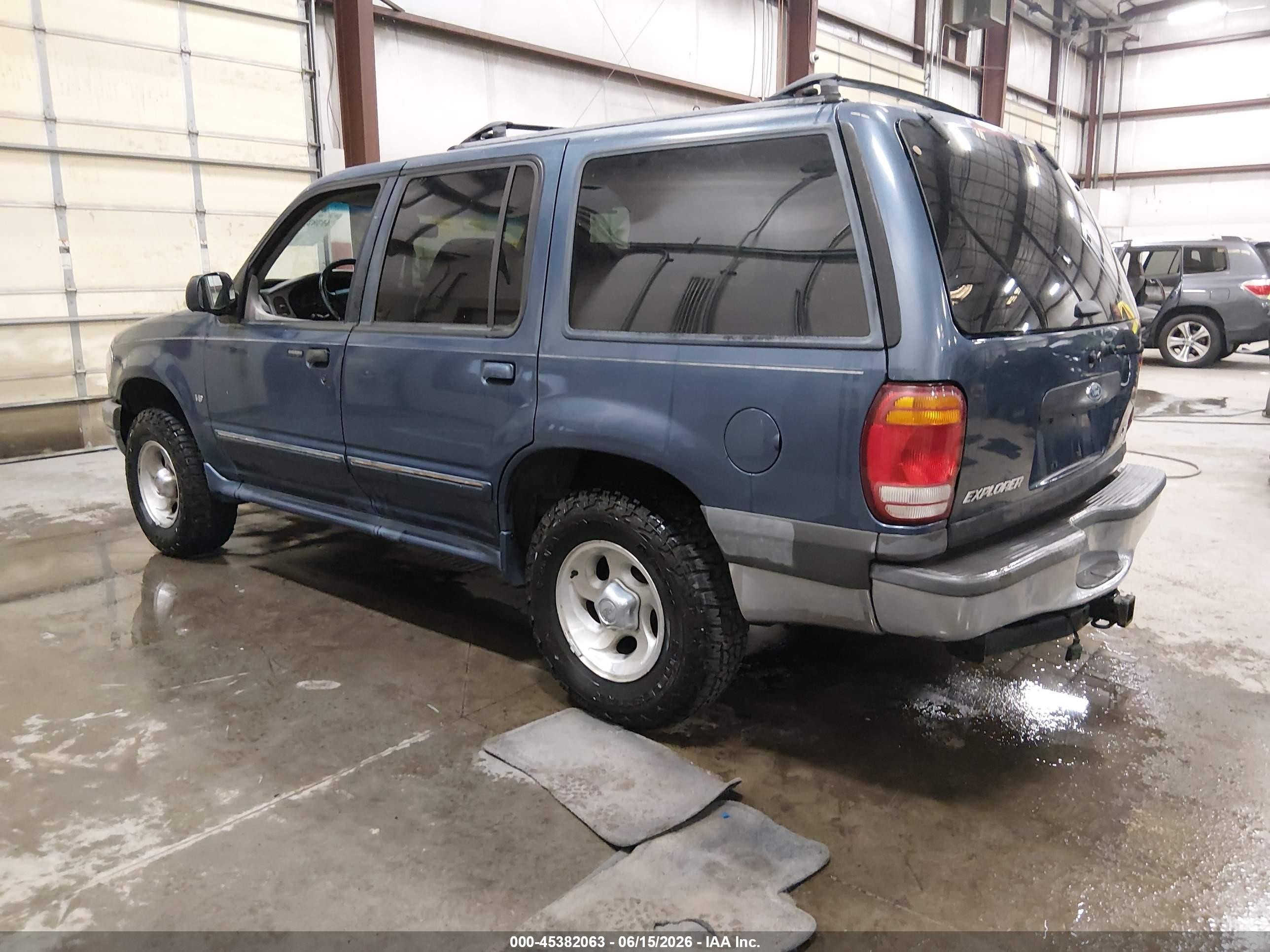 1999 Ford Explorer Eddie Bauer/limited/xlt Blue vin: 1FMZU35P7XZC17632