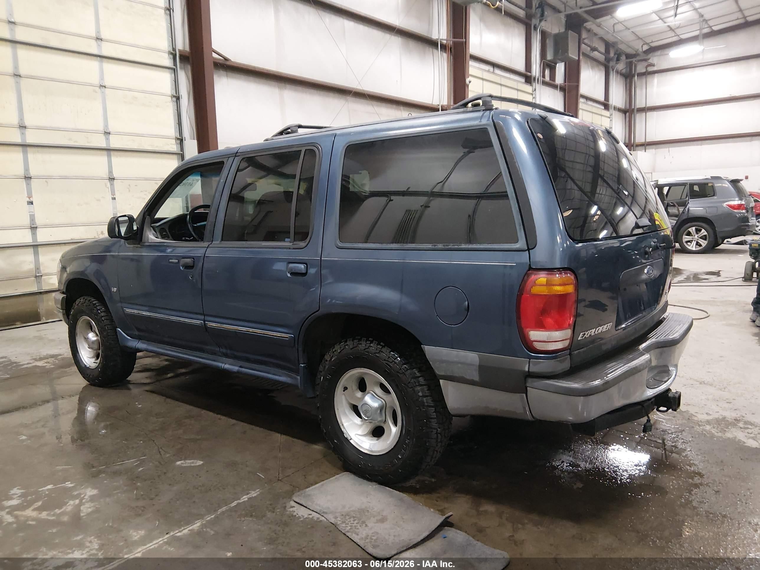 1999 Ford Explorer Eddie Bauer/limited/xlt Blue vin: 1FMZU35P7XZC17632
