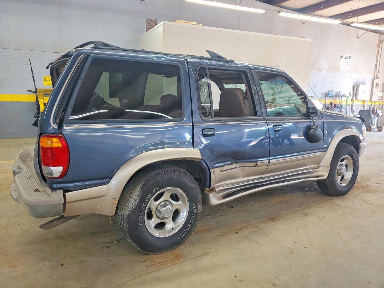 1998 Ford Explorer Blue vin: 1FMZU35PXWUA48458