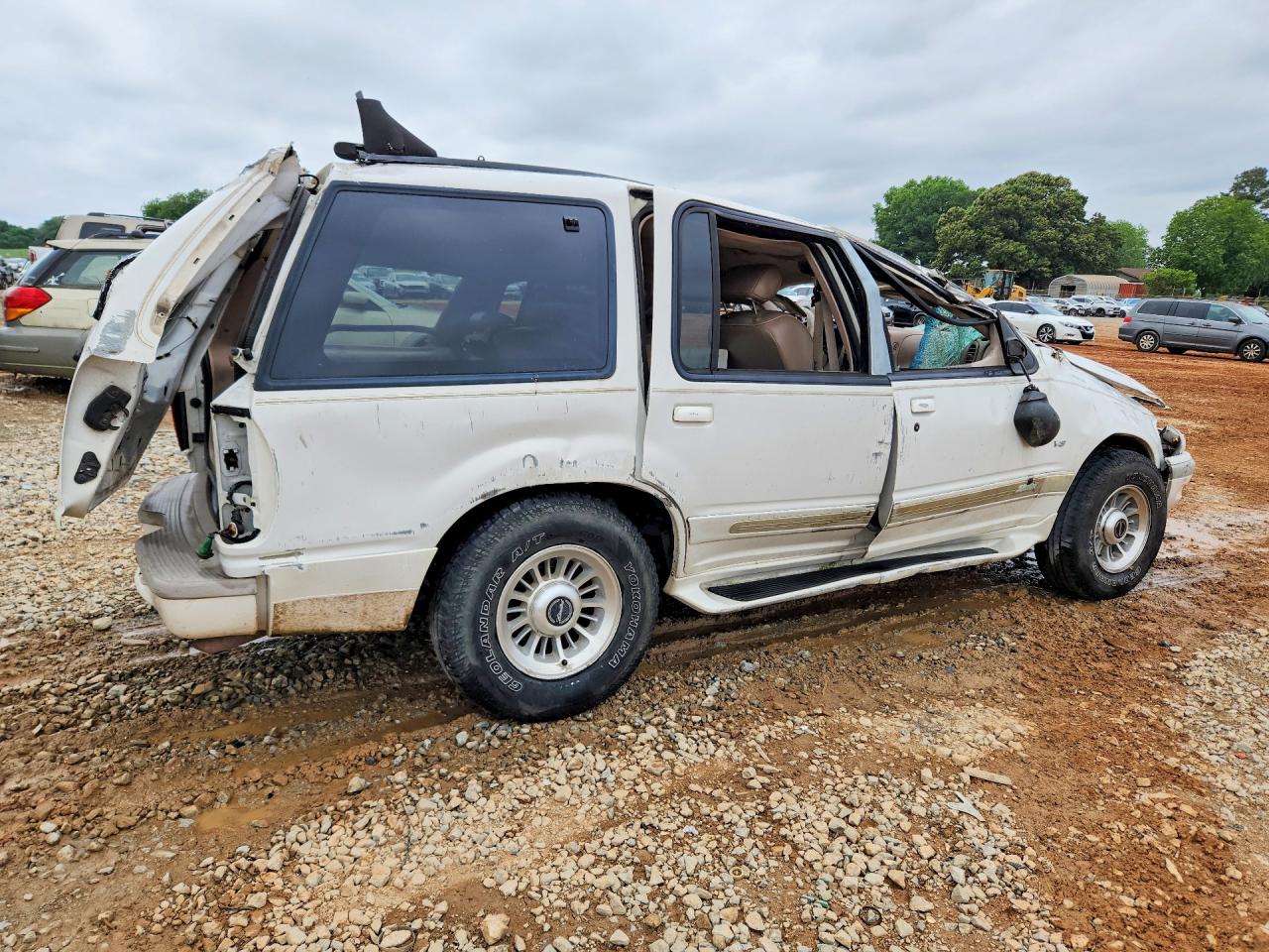 1998 Ford Explorer White vin: 1FMZU35PXWZA36751