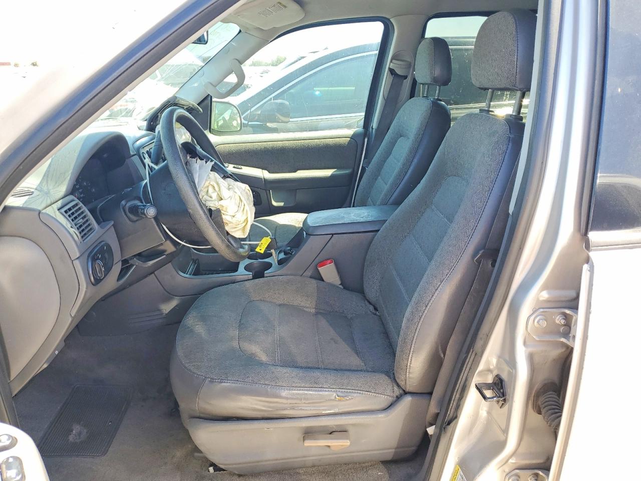 2004 Ford Explorer Xls Silver vin: 1FMZU62E04ZB38464