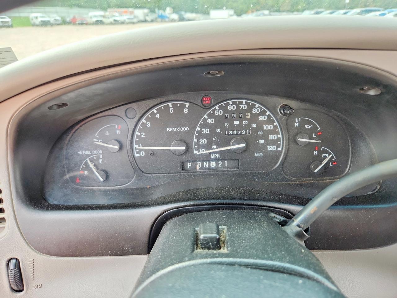 2001 Ford Explorer Red vin: 1FMZU62E61UB53902